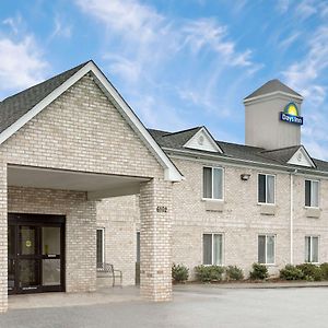 Days Inn By Wyndham Greensboro Nc